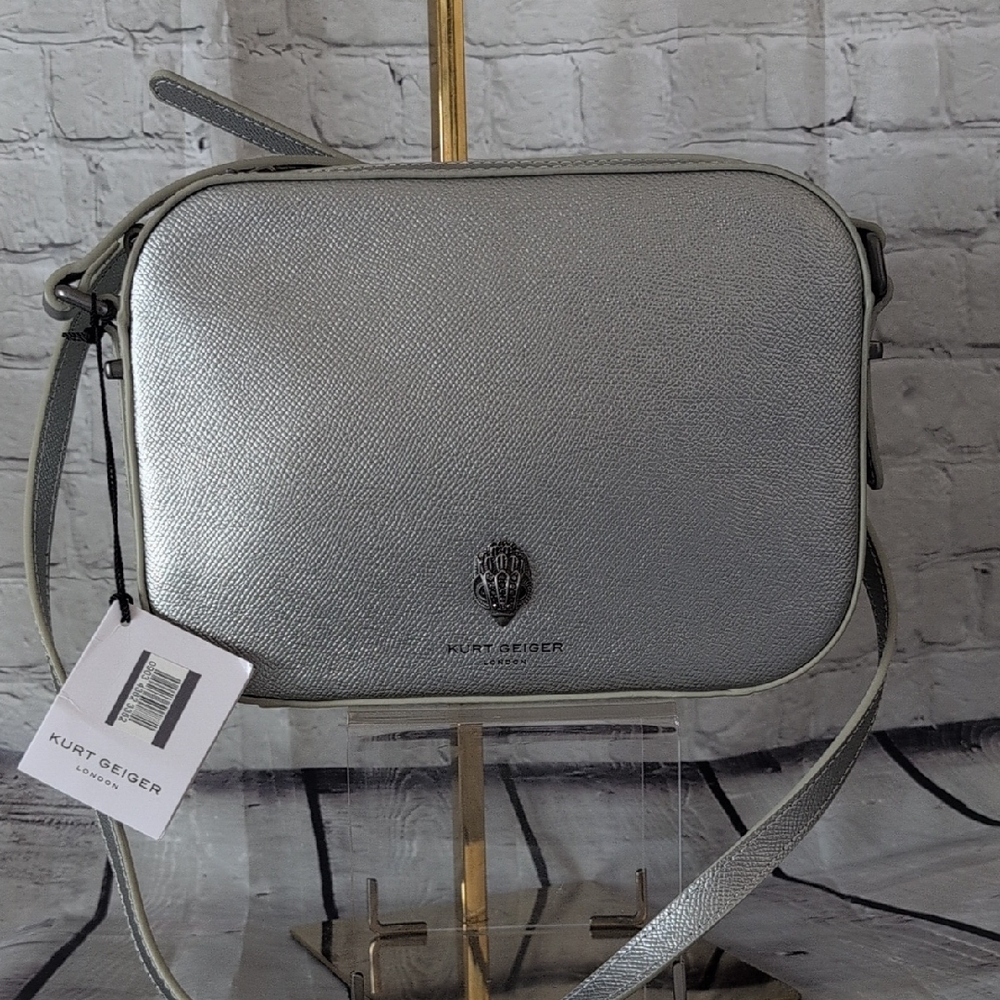 Kurt Geiger Richmond Camera Bag/ Karl Lagerfeld Rickie Sandal - Picture 8 of 13